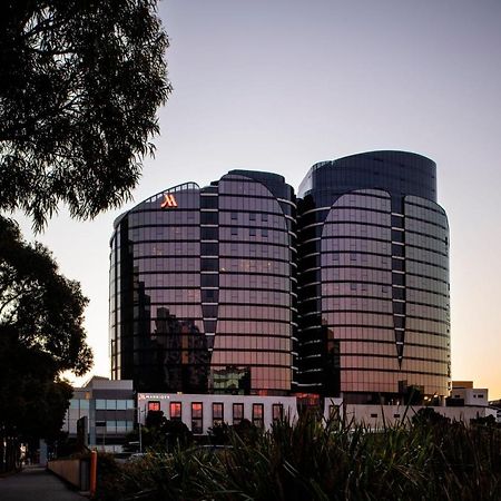 Melbourne Marriott Hotel Docklands المظهر الخارجي الصورة The Marriott Melbourne Docklands
