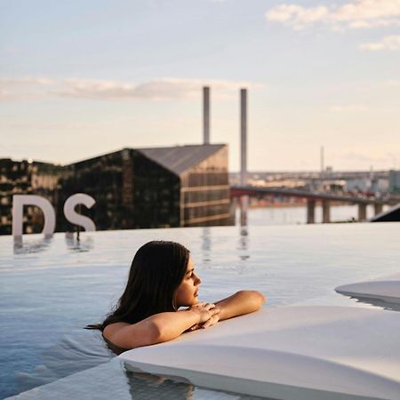 Melbourne Marriott Hotel Docklands المظهر الخارجي الصورة Skyline pool