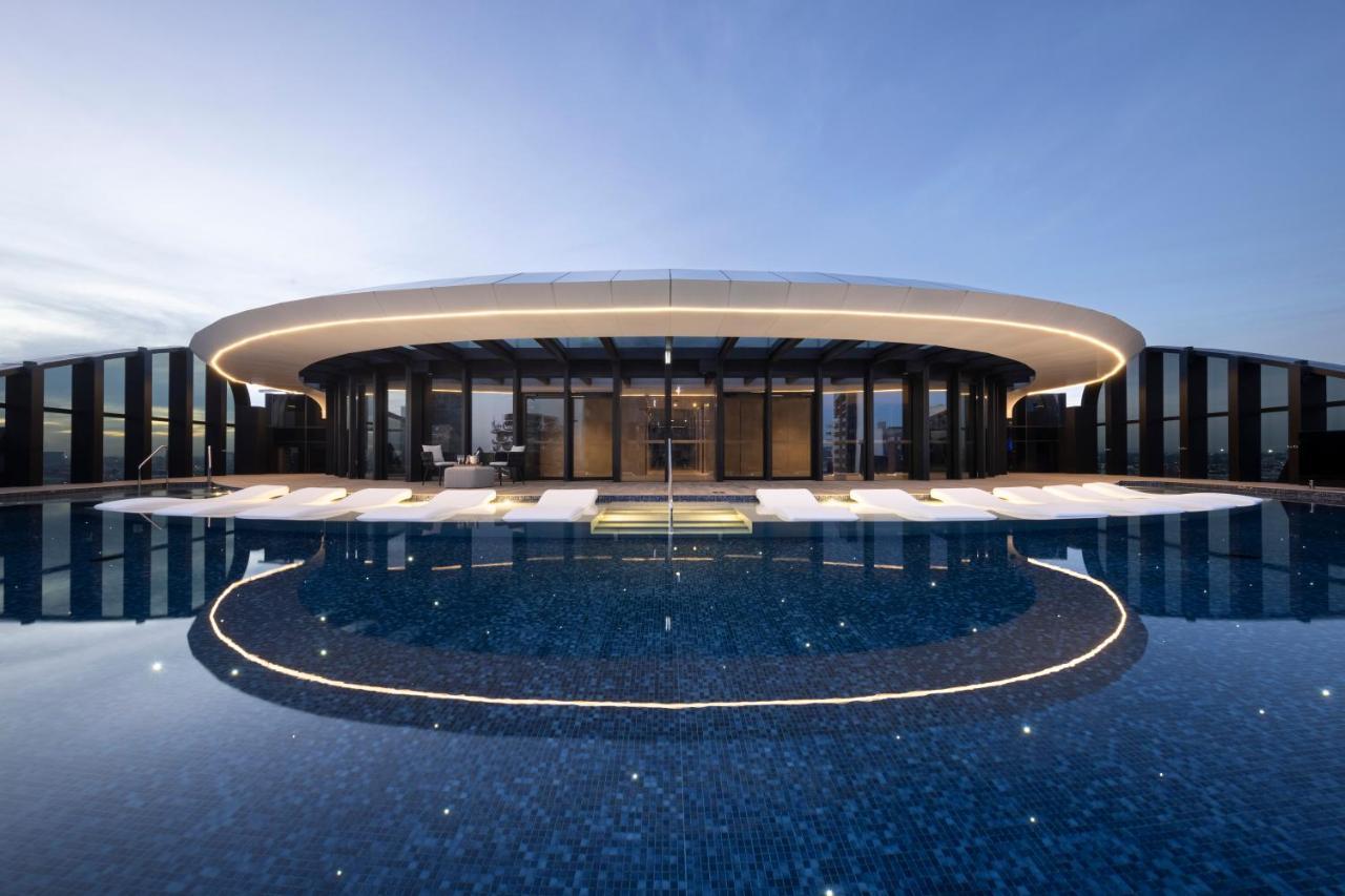 Melbourne Marriott Hotel Docklands المظهر الخارجي الصورة The Sky Pool at One Blackfriars