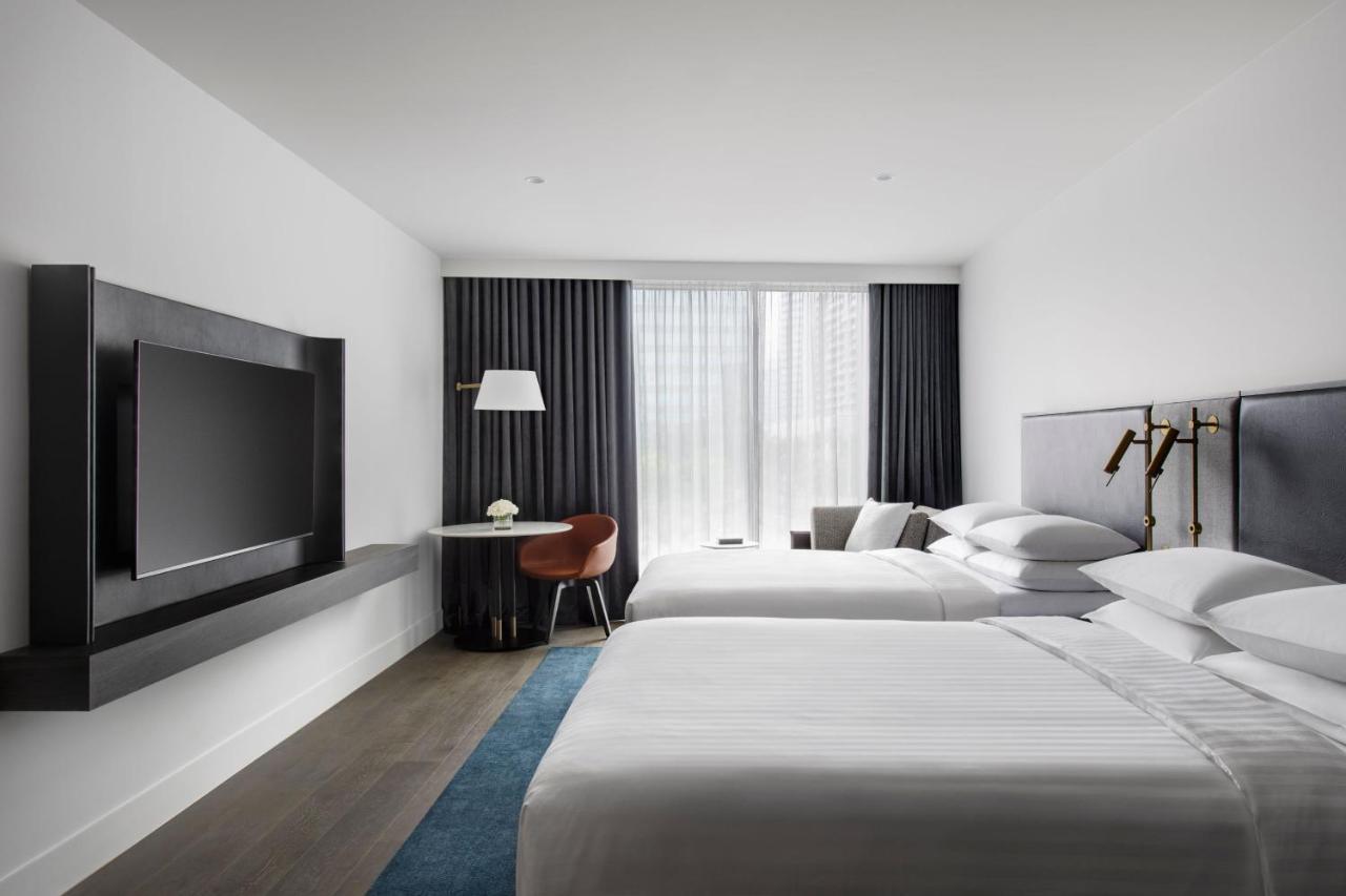 Melbourne Marriott Hotel Docklands المظهر الخارجي الصورة A guest room at the Hotel Indigo in Boston, Massachusetts