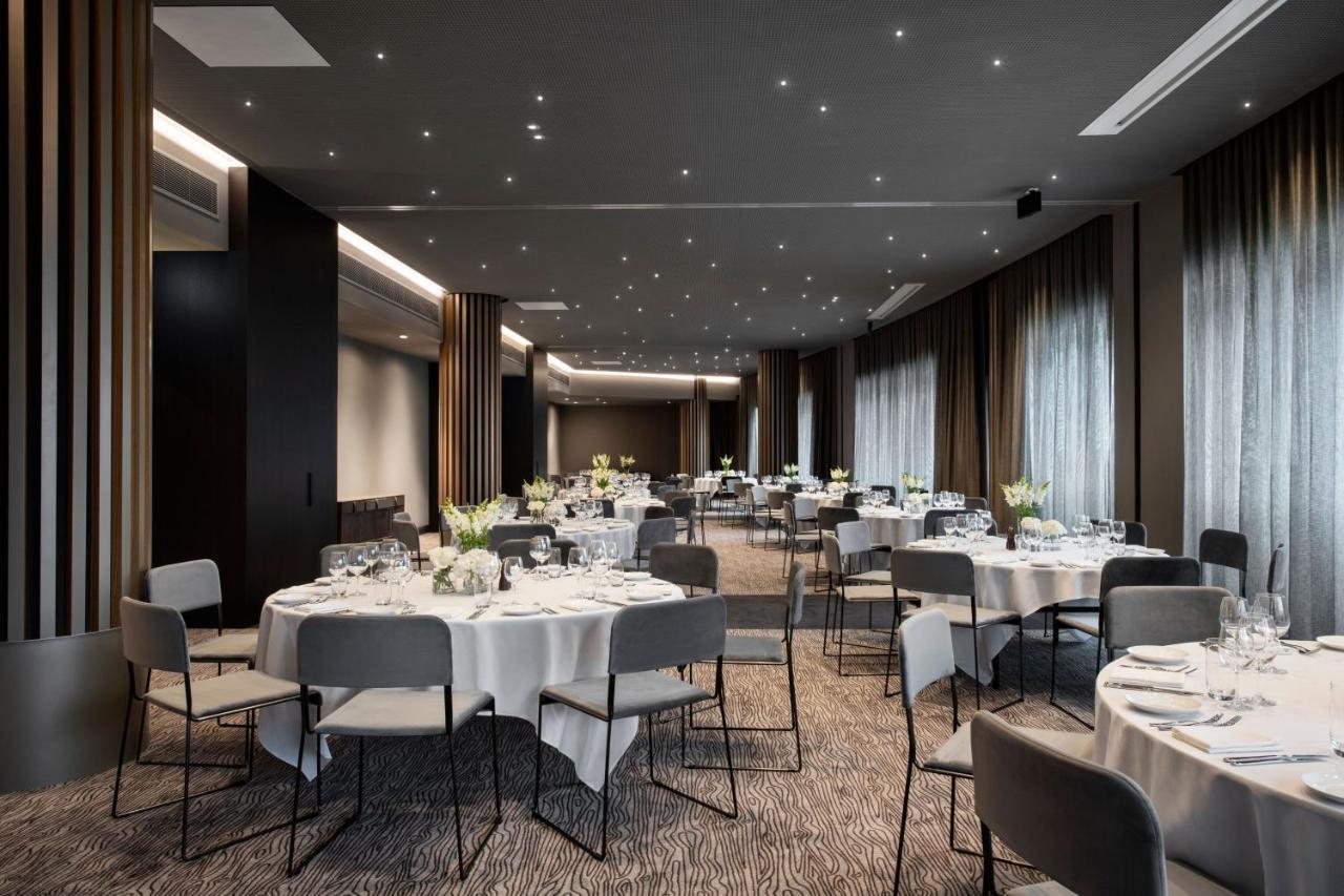 Melbourne Marriott Hotel Docklands المظهر الخارجي الصورة The ballroom