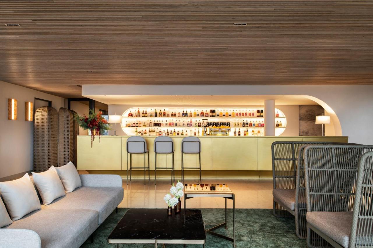 Melbourne Marriott Hotel Docklands المظهر الخارجي الصورة The bar at the 19th floor