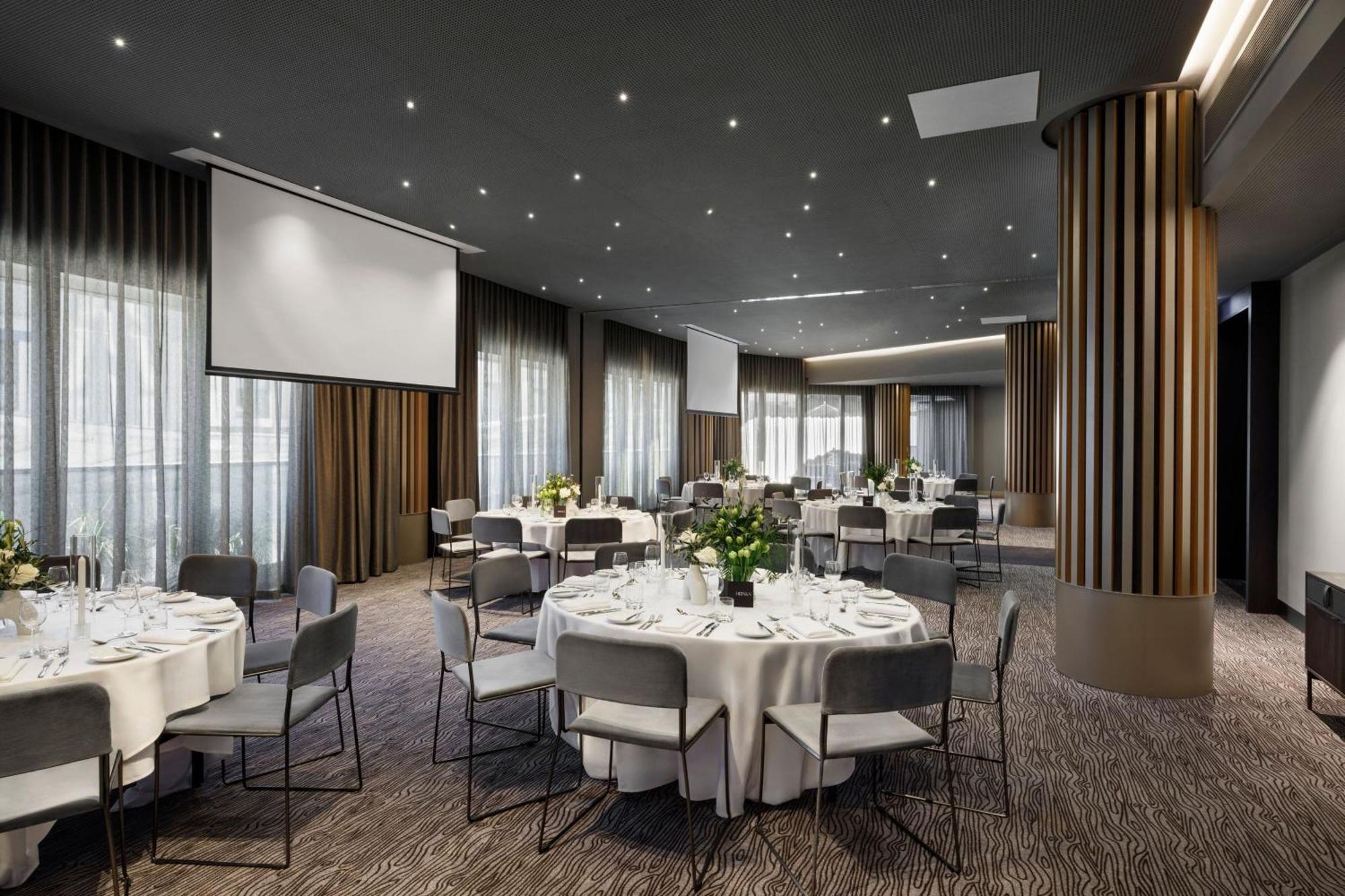 Melbourne Marriott Hotel Docklands المظهر الخارجي الصورة The Westin Ballroom