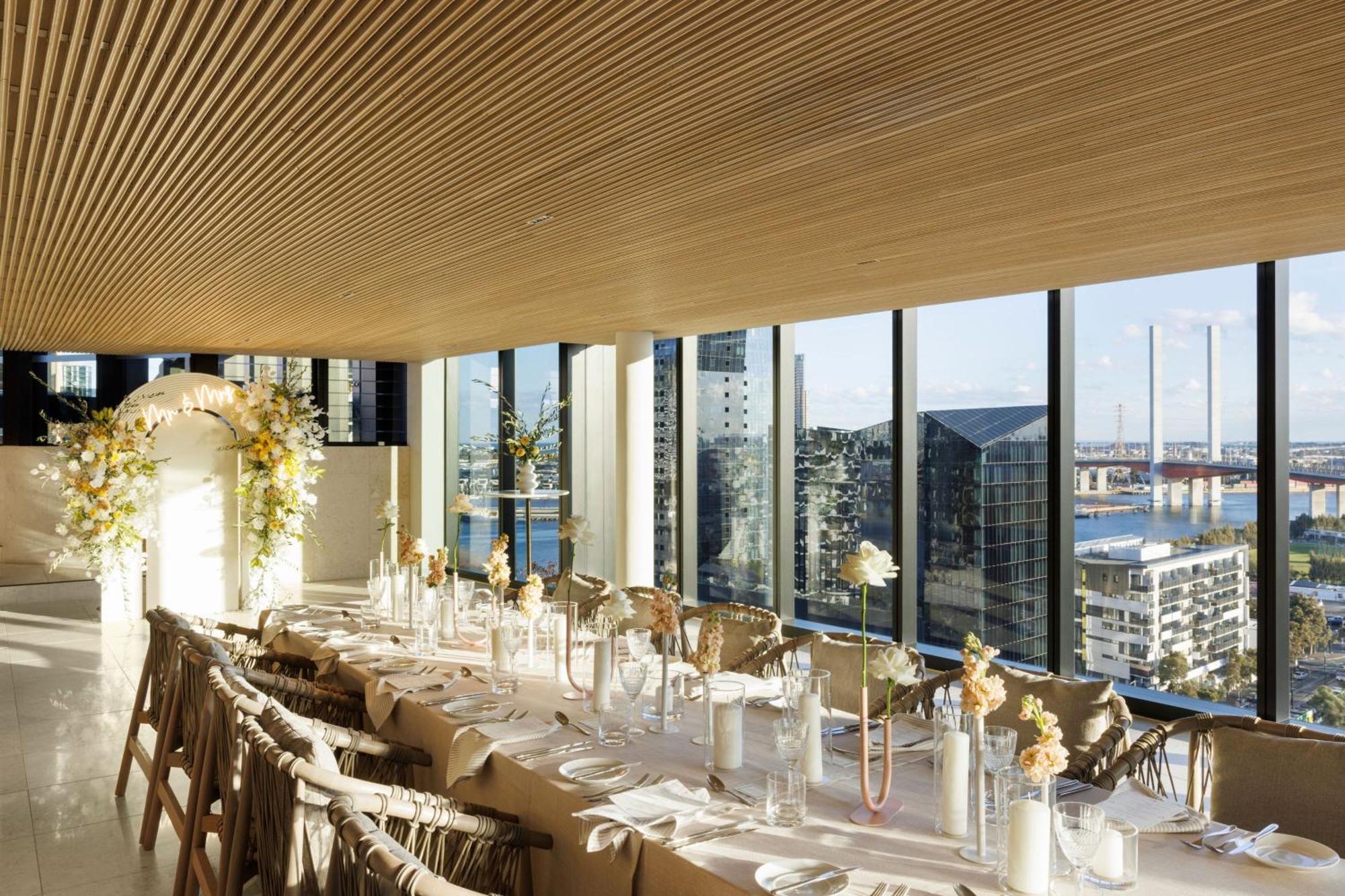 Melbourne Marriott Hotel Docklands المظهر الخارجي الصورة The Skylight